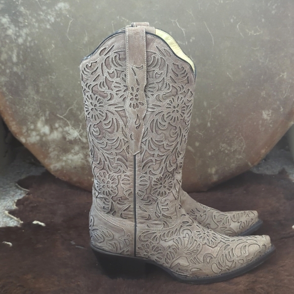CORRAL G1388 ladies floral cut-out leather snip toe cowgirl boots sz8.5 like new - Picture 8 of 16